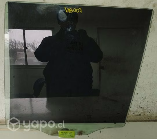 Vidrio Puerta Trasera Izquierda Volkswagen Amarok