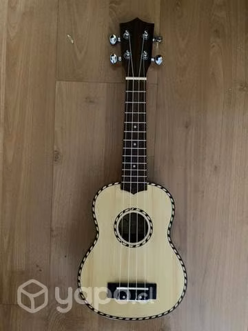 Ukelele soprano nativa ku-sr-ts / con funda