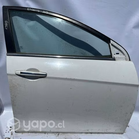 Puerta delantera derecha Geely Emgrand 2015