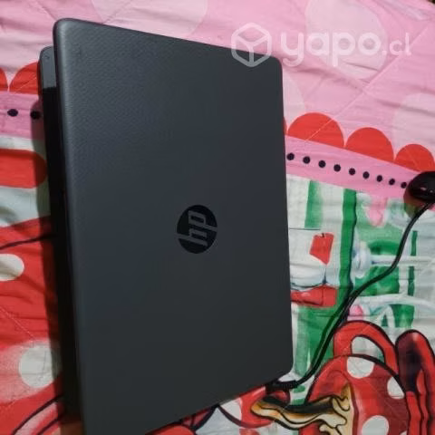 Computador HP+su cargador