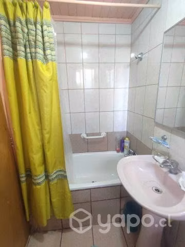 ¡Encantadora casa en Curicó con patio en L y más