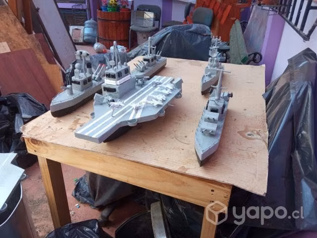 Flota de barcos de guerra decorativos