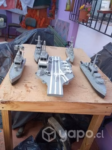 Flota de barcos de guerra decorativos