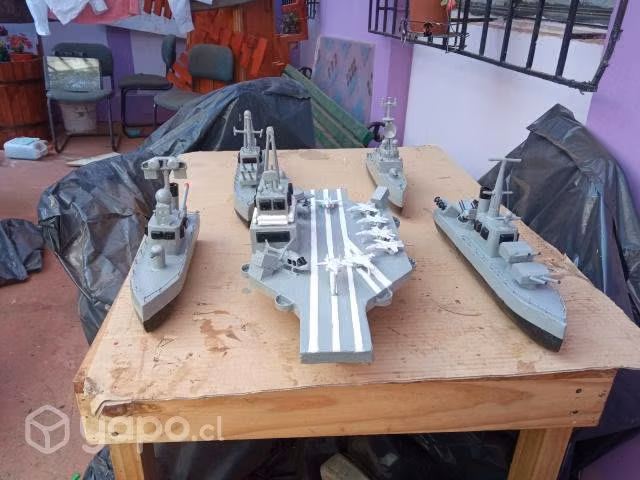 Flota de barcos de guerra decorativos