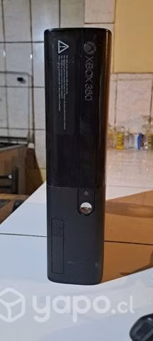Xbox 360 + Dos Controles + Kinect - Imagen 3