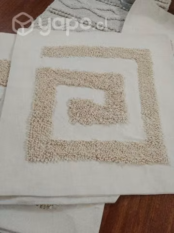 Fundas bordadas a mano