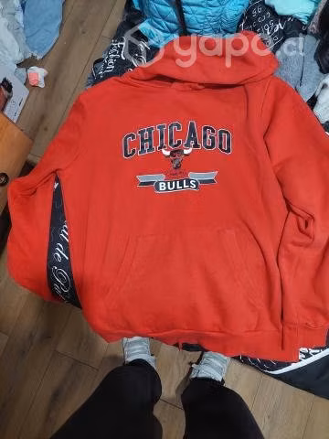 Camisa lippi y poleron chicago