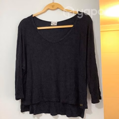 Polera negra