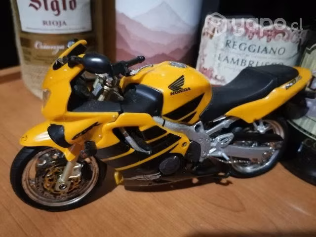 Moto honda 600f4