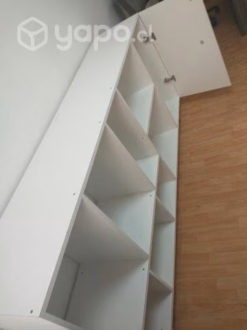 Mueble blanco en buen estado