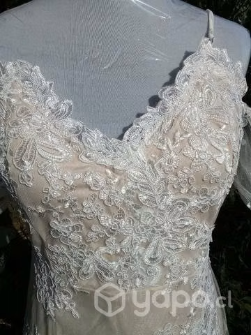 Vestido de novia color champagne