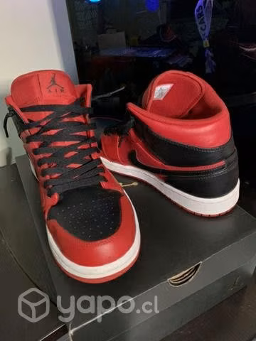 Jordan 1 mid