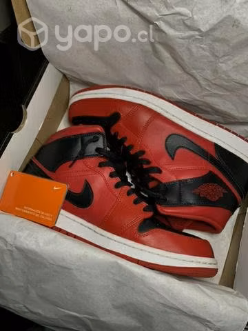 Jordan 1 mid