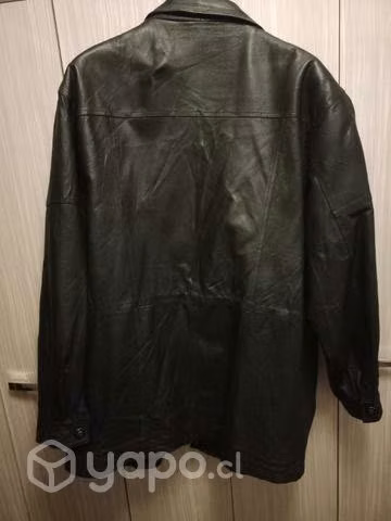 Chaqueta de cuero marca CANDA