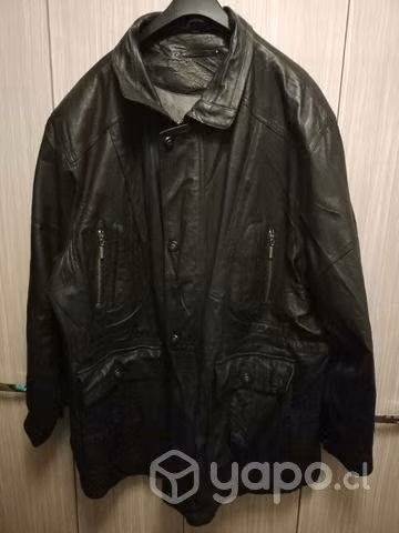 Chaqueta de cuero marca CANDA
