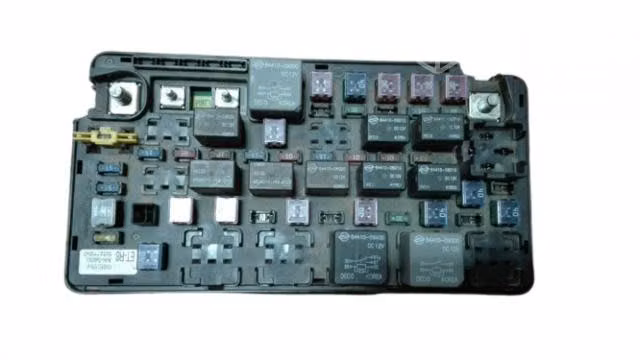 Caja fusible Ssangyong Kyron 2.0 año 2006/2011