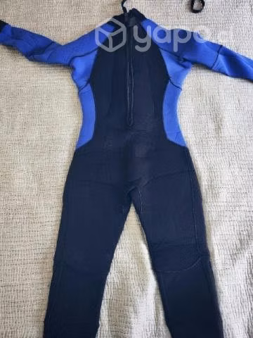 Traje de buceo en excelente estado