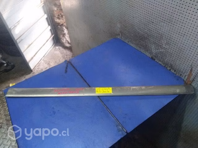 Moldura central puerta delantera derecha Ford Rang