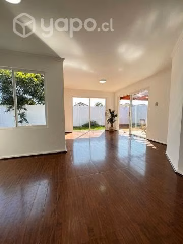 Serena Oriente, Amplia y cómoda casa