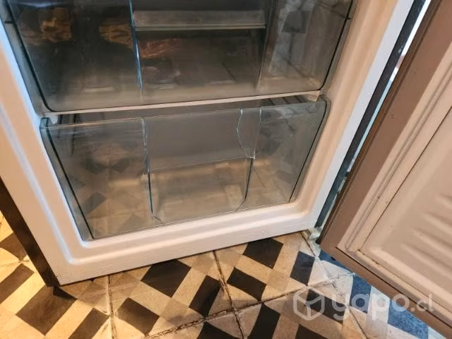 Refrigerador Mademsa NORDIK MR 415 INOX - Imagen 5