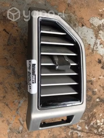 Rejilla ventilacion izquierda Ford F150 2019