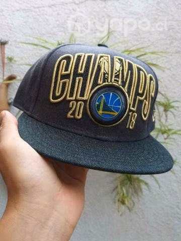 Gorro NBA GSW "CHAMPS 2018" - Imagen 2