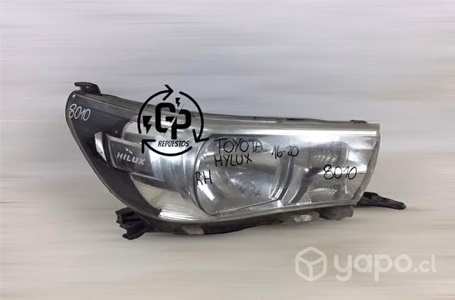 Foco óptico RH Toyota Hilux 2016 2020