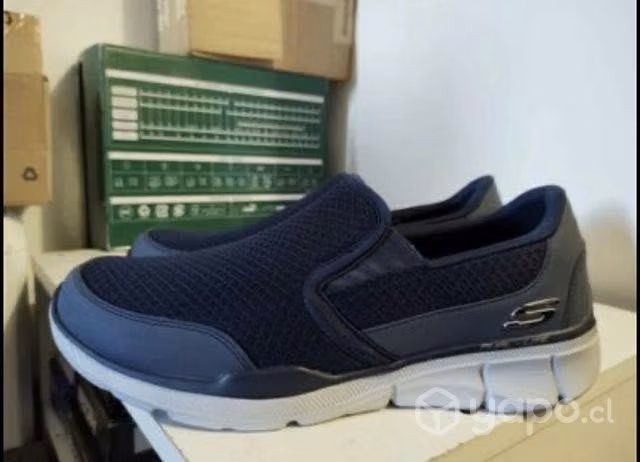 Zapatillas Sckecher nuevas 42.5