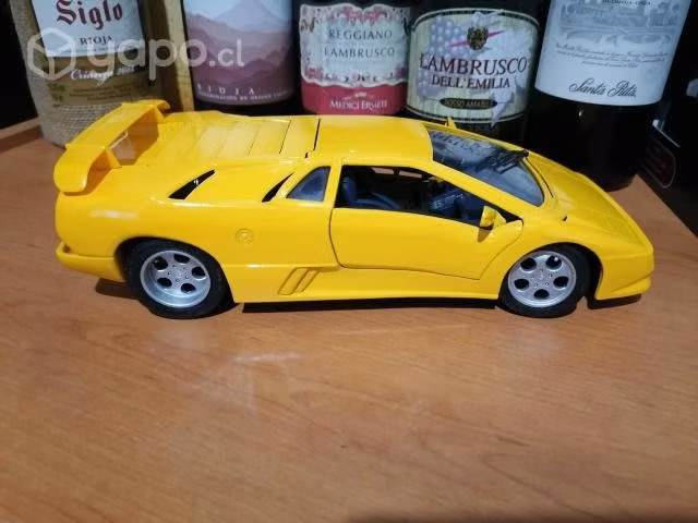 Auto deportivo de colección 1/18