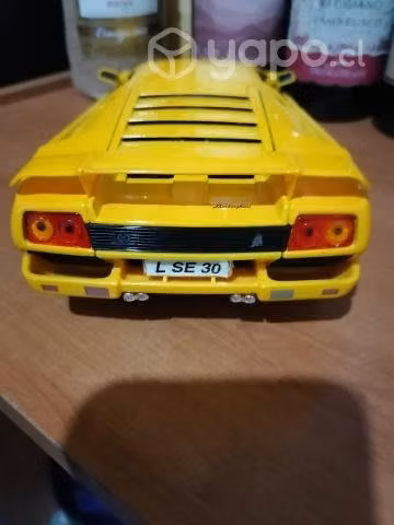 Auto deportivo de colección 1/18