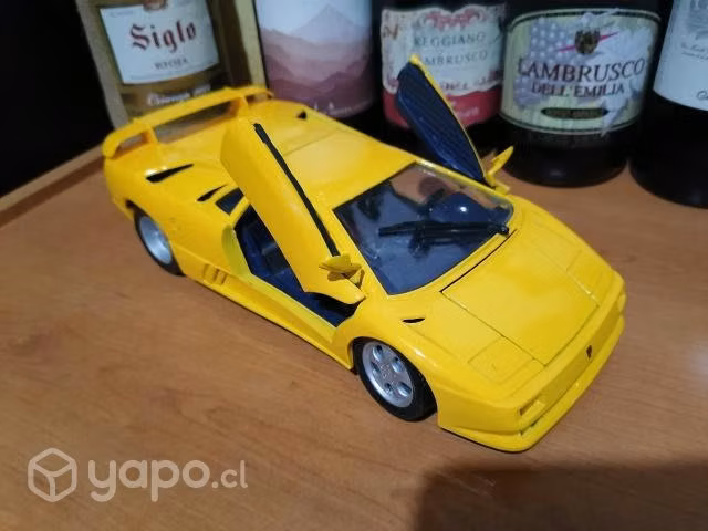 Auto deportivo de colección 1/18