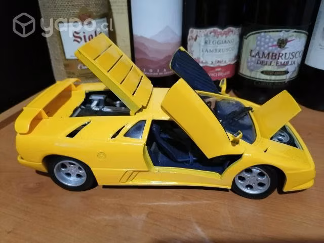 Auto deportivo de colección 1/18