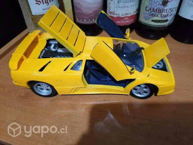 Auto deportivo de colección 1/18