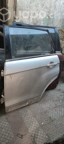 Puerta trasera izquierda honda CRV