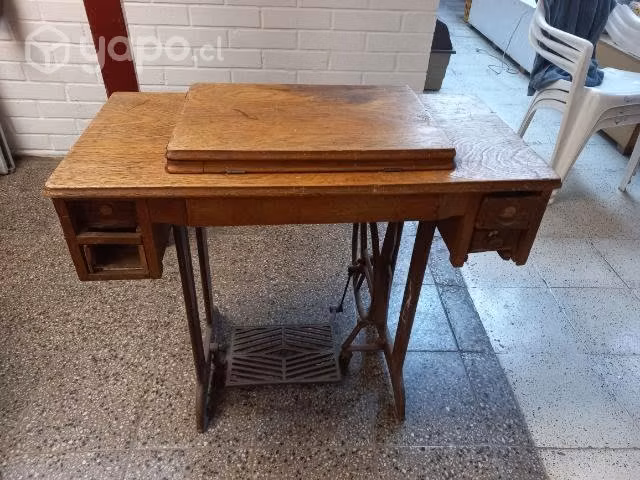 Maquina de coser SINGER Antigua