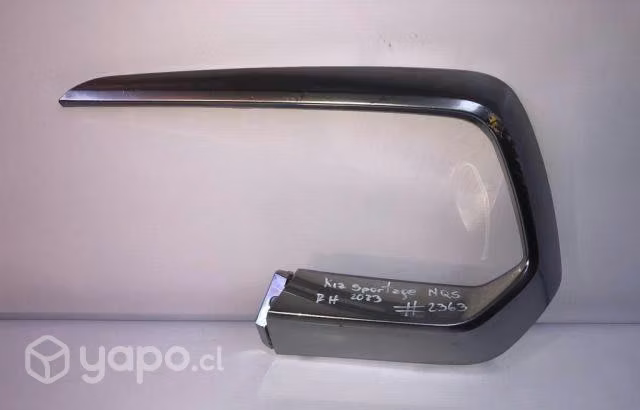 Bisel Parachoq Trasero Kia Sportage RH # 2363