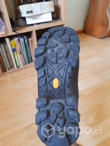 Zapatos alta montaña LoWa talla 36