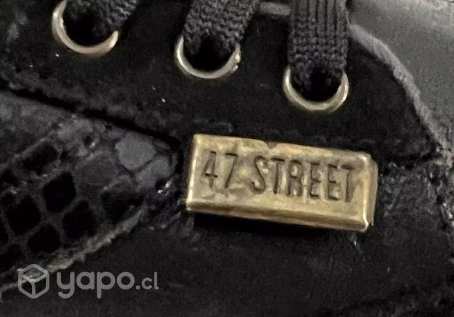 Zapatilla Escolar De Cuero Marca 47 Street N°34 - Imagen 4