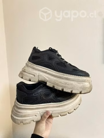 Zapatillas negras con plataforma