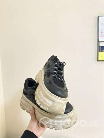 Zapatillas negras con plataforma - Imagen 2