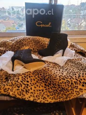 Botin Gacel Talla 36 negros