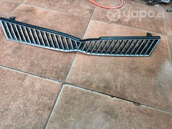 Rejilla Toyota Yaris Ecco Año 1999-2002 Original - Imagen 2