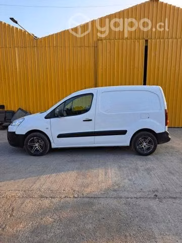 Puerta trasera izquierda peugeot Partner 2012-2018