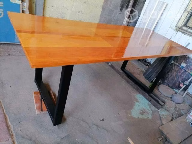 Mesa de roble (reciclado) estilo industrial
