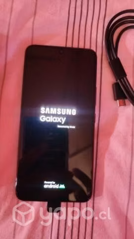 celular Samsung S22 - Imagen 2
