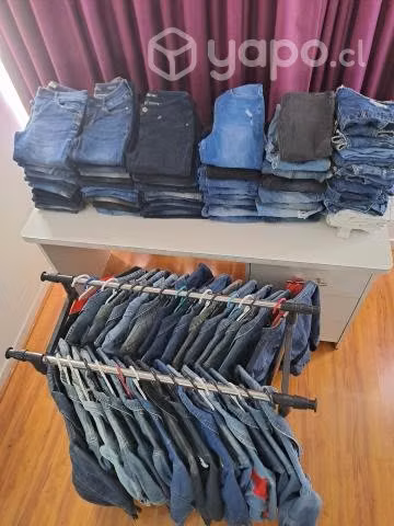 Jeans, chaquetas y jardineras de mezclilla