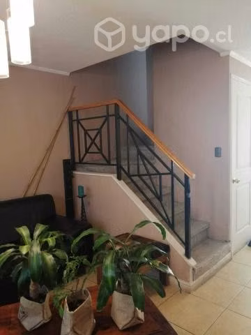 Gran Casa de 3 pisos a la venta en Maipú