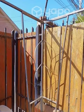 Estructura pérgola sin toldo usado
