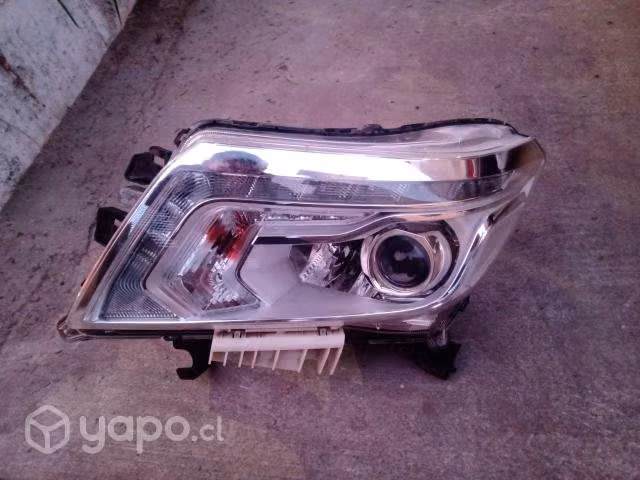 Nissan np300 2019 optico LED original izquierdo