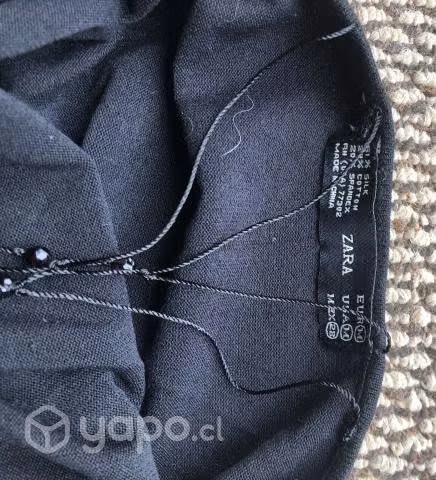 Polera negra Zara